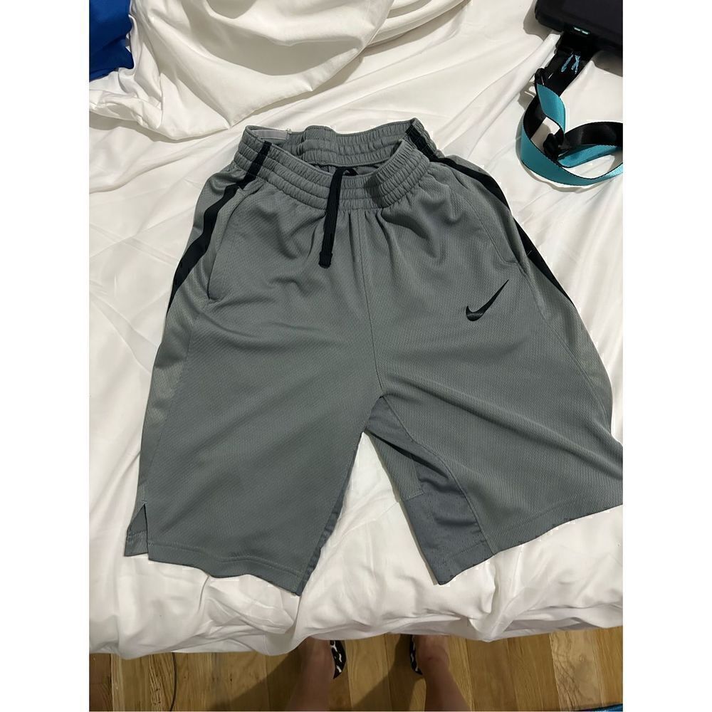 Nike boys athletic shorts size XL
